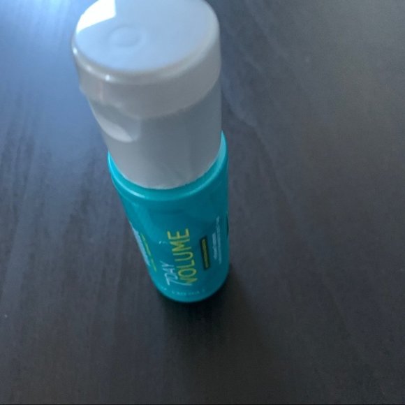 John Frieda Luxurious 7 Day Volume mini - Picture 4 of 5